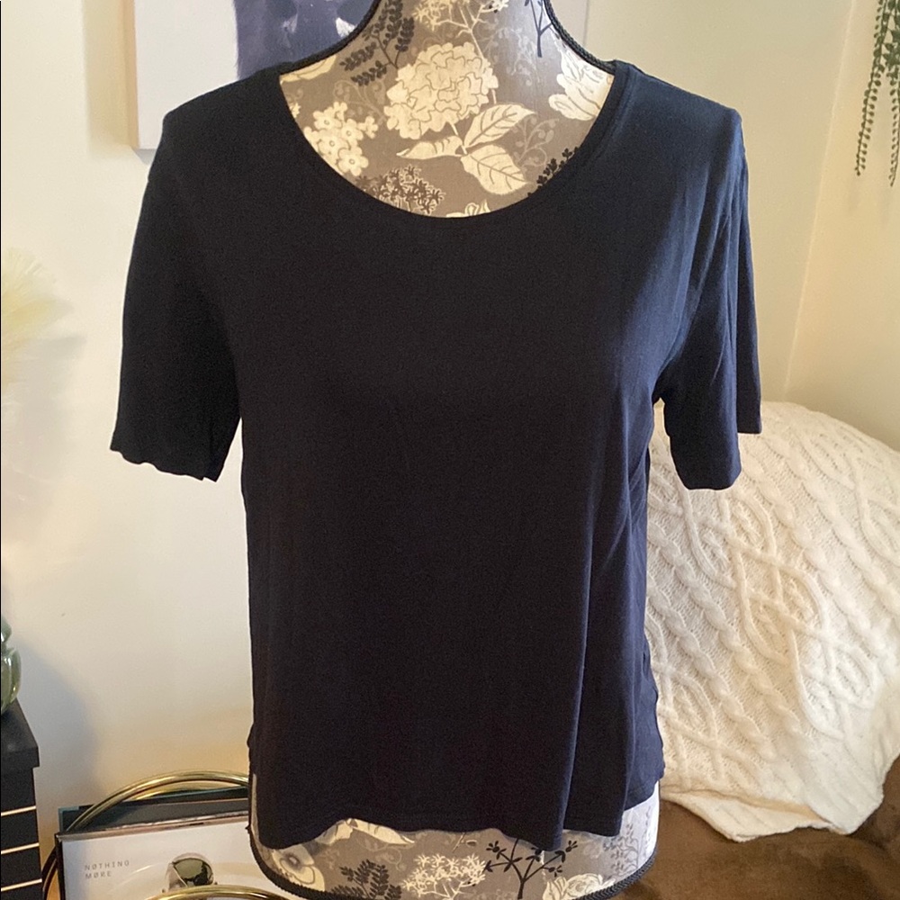Aritzia TNA Women’s Black Tee Shirt